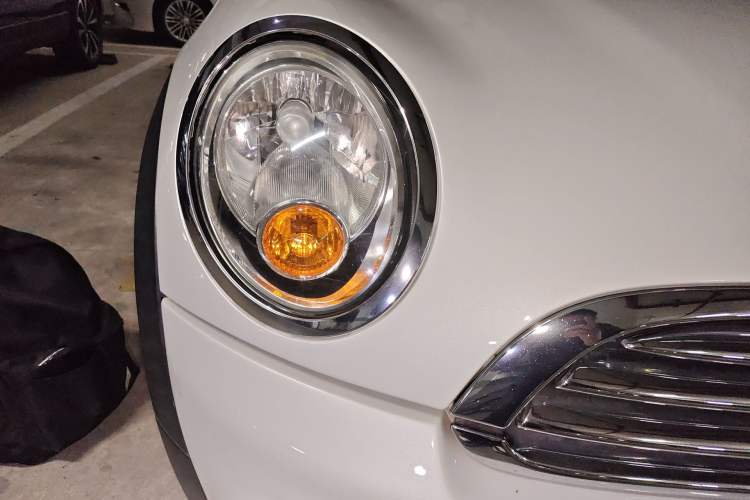 Used MINI 2011 1.6L COOPER Fun Right Front Headlight