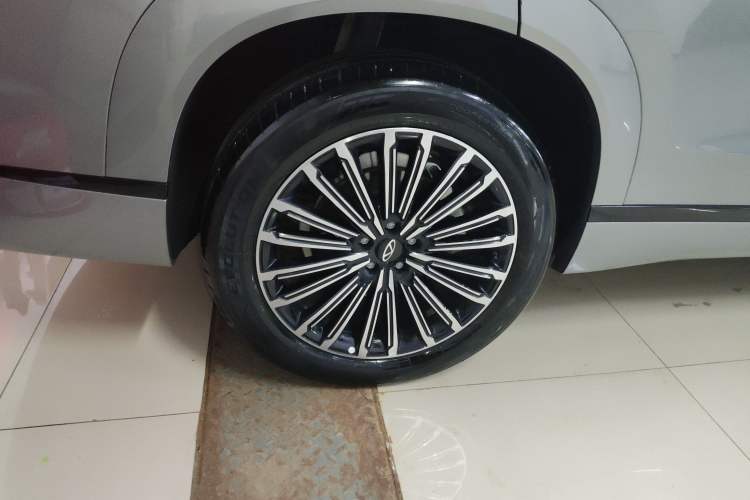 Used Chery Tiggo 9 C-DM 2025 1.5T 106KM Ultra-Comfort Edition 5 Seats Lithium-NMC
