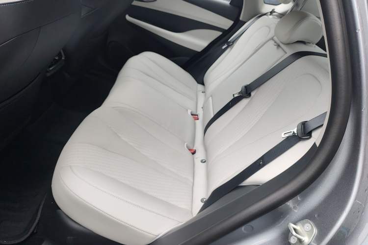 Used BYD Seal 05 DM-i 2025 DM-i Intelligent Drive 120KM Flagship Model Left Rear Seat