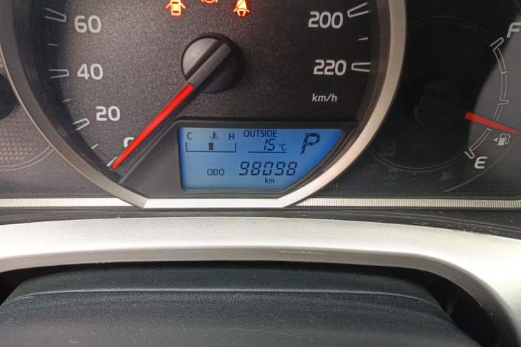 Used Toyota RAV4 2013 2.5L Automatic 4x4 Elite Edition Odometer Close Up