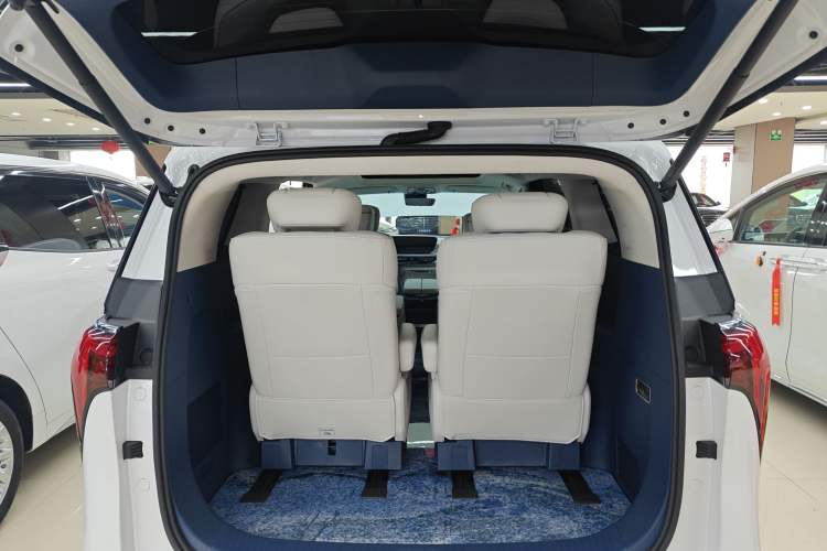 Used Buick Century 2023 2.0T Six-Seater Yinshi Edition Trunk