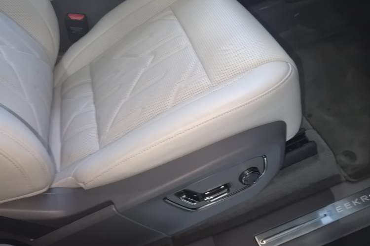 Used Zeekr 009 2024 7-Seater Walk-Through Version Four-Wheel Drive 108 kWh
