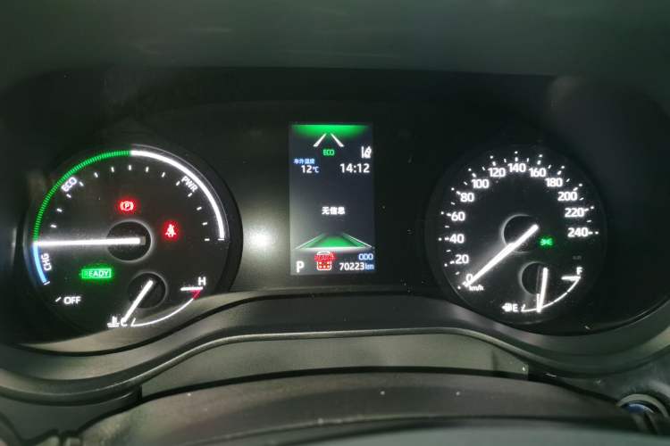 Used Toyota Granvia 2022 2.5L Hybrid Premium Edition
