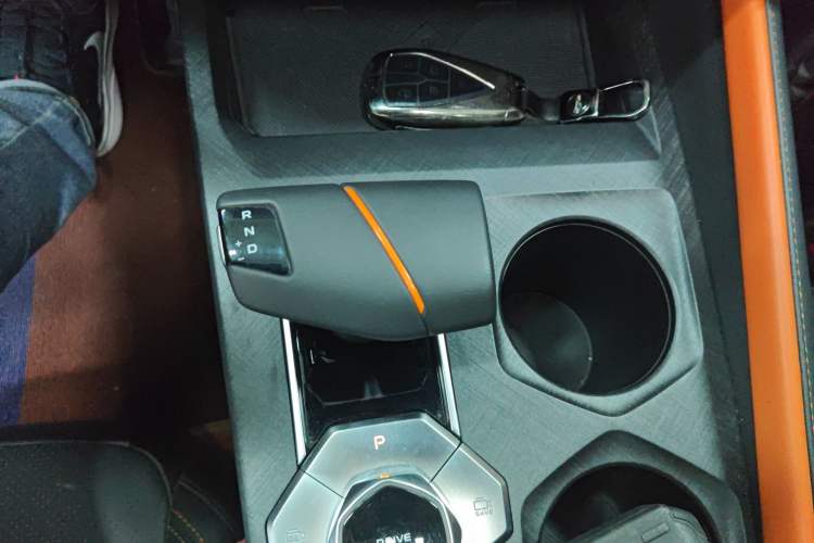 Used CHANGAN UNI-V 2022 1.5T Prestige Version Gear Lever