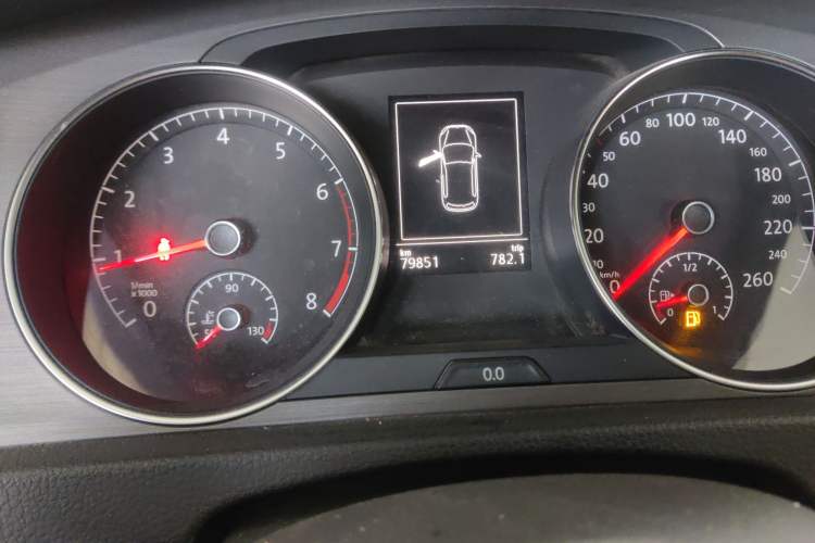 Used Volkswagen Golf 2014 1.6L Automatic Comfort Model Odometer Close Up