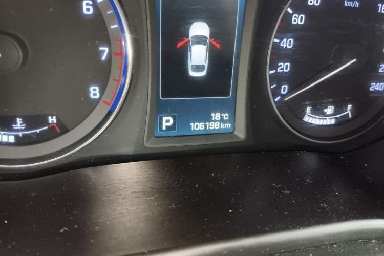 Used Hyundai Mistra 2014 1.8L Automatic Deluxe DLX Model Odometer Close Up