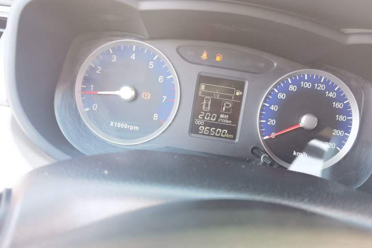 Used Venucia R50 2015 1.6L Automatic Fashion Edition
