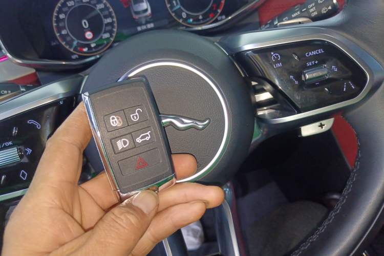 Used Jaguar F-PACE 2024 P250 R-Dynamic SE