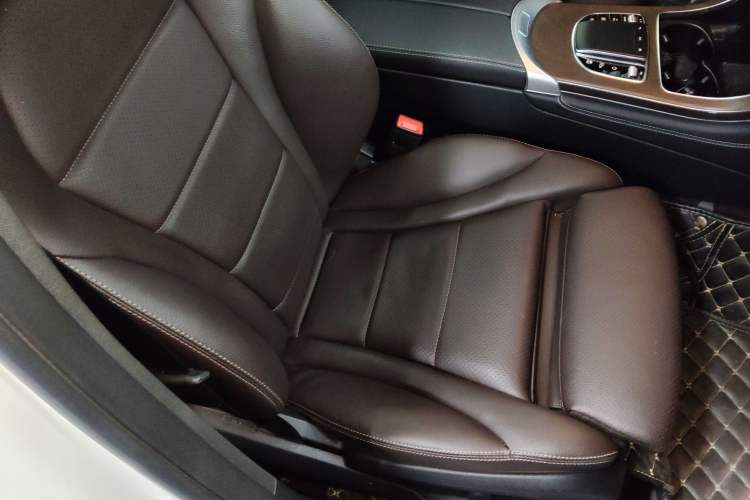 Used Mercedes-Benz GLC 2020 Facelift GLC 300 L 4MATIC Dynamic Edition
