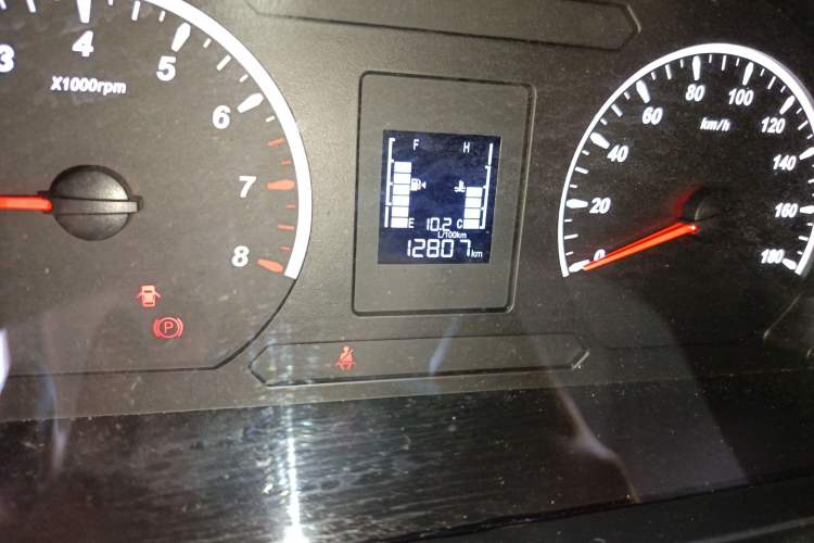 Used FORTHING Lingzhi 2023 M5 1.6L Practical Model 5 Seats
