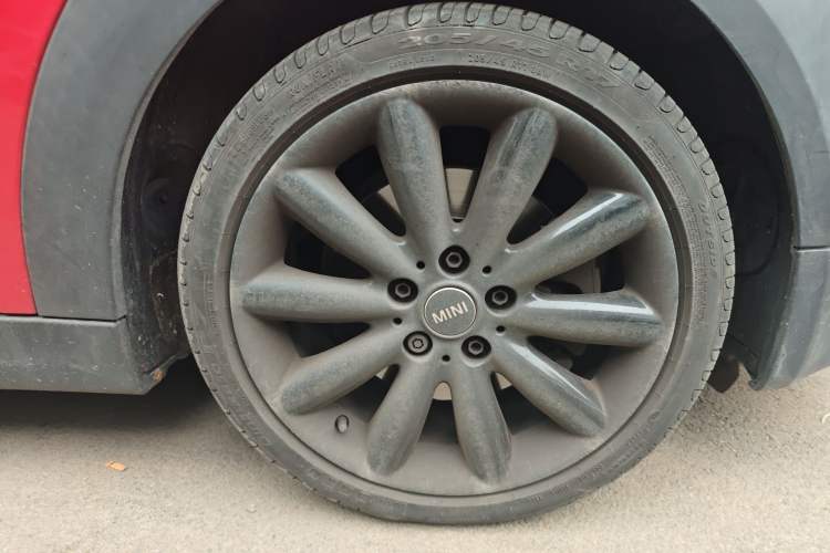 Used MINI 2016 2.0T COOPER S Five-Door Edition Right Front Wheel Hub