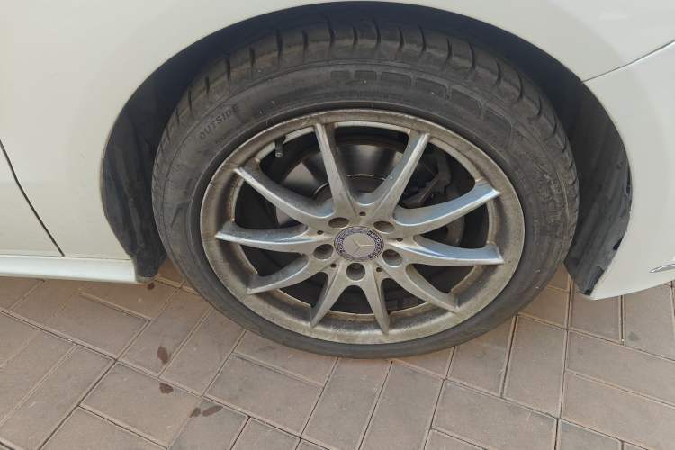 Used Mercedes-Benz B-Class 2012 B 180 Right Front Wheel Hub