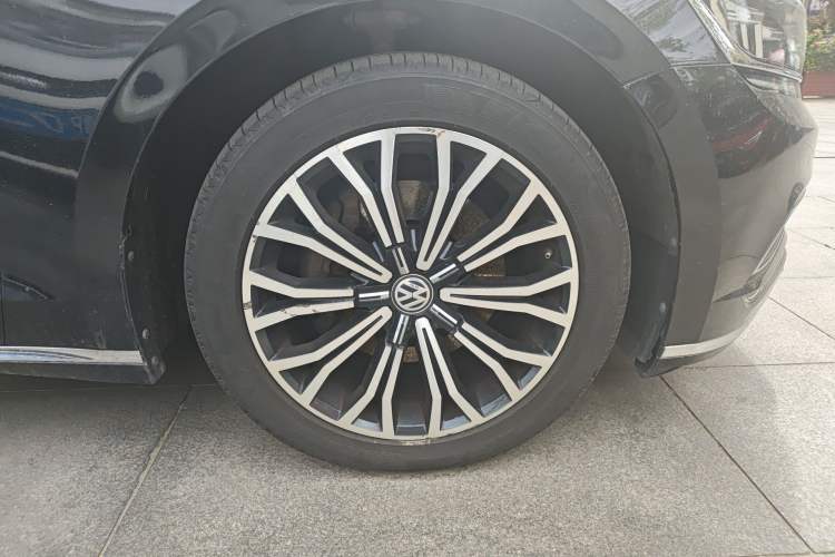 Used Volkswagen Phideon 2018 Revised Version 380TSI Two-Wheel Drive Business Edition
