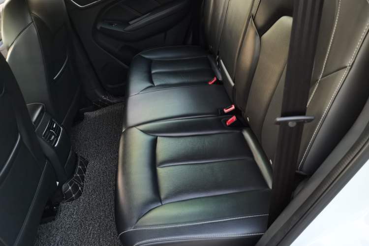 Used Roewe RX5 2017 20T Two-Wheel Drive Automatic Internet Elite Edition
