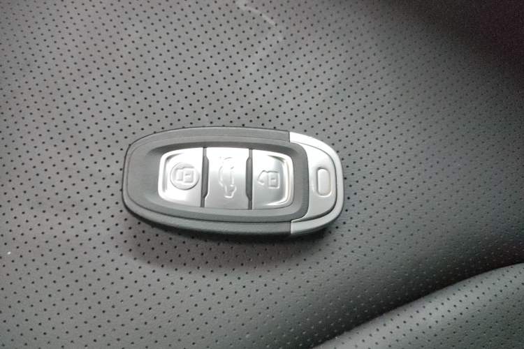 Used Hongqi E-QM5 2024 500km Range Edition