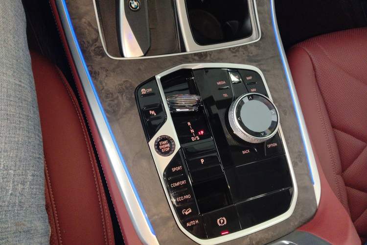 Used BMW X5 2023 xDrive 30Li Luxury M Sport Package
