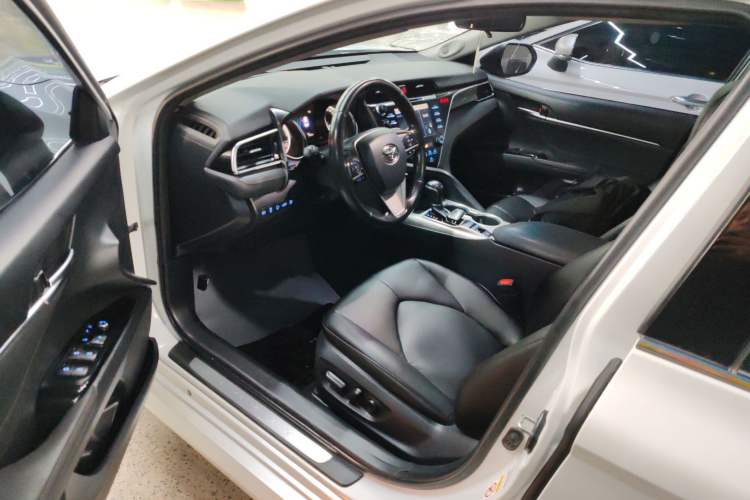 Used Toyota Camry 2018 Dual-Engine 2.5 HG Luxury Edition