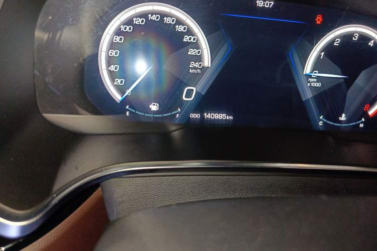 Used Wey VV5 2017 2.0T Flagship Edition Odometer Close Up