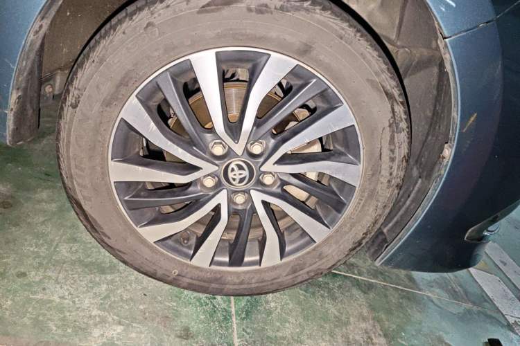 Used Toyota Corolla 2016 Dual-Engine 1.8L E-CVT Elite Edition