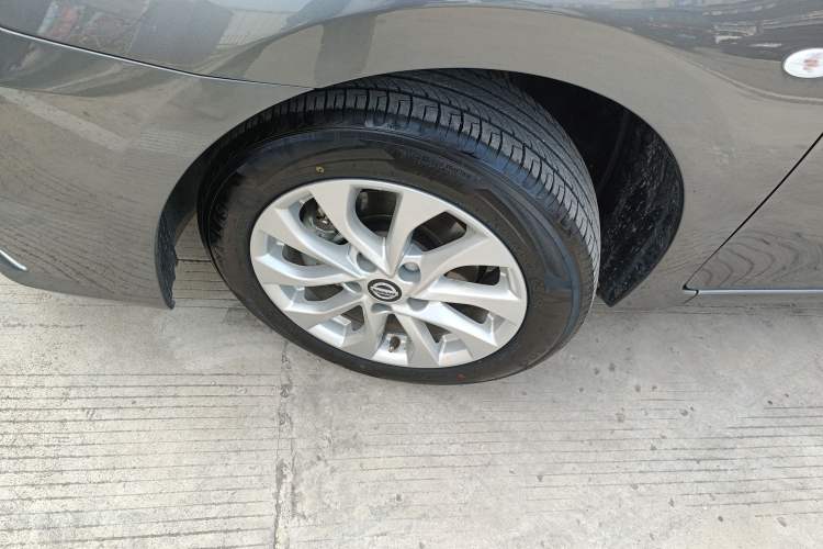 Used Nissan Sylphy 2024 Restyled Version 2 Classic 1.6XE CVT Comfort Edition Left Front Wheel Hub