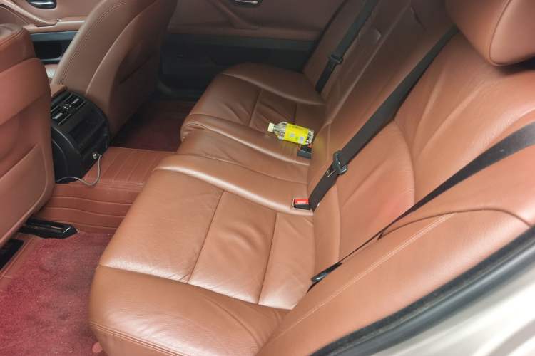 Used BMW 5 Series 2014 530Li Leading Model
