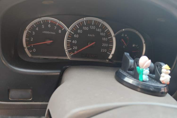 Used Nissan ZN Van 2013 2.4L Two-Wheel Drive Standard Model with 5 Seats
