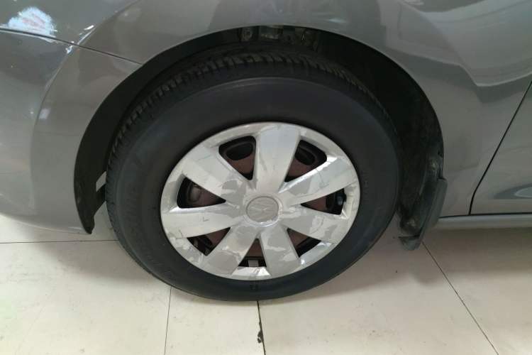 Used Volkswagen Santana 2013 1.6L Automatic Fashion Edition Left Front Wheel Hub