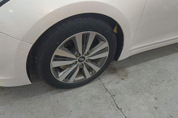 Used Hyundai Mistra 2016 1.6T Automatic Smart GLS Left Front Wheel Hub