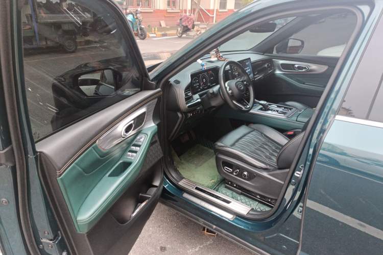 Used GAC Trumpchi GS8 2022 Linghang Series 2.0 TGDI Two-Wheel-Drive Luxury Smart Connectivity Version (7 Seats)