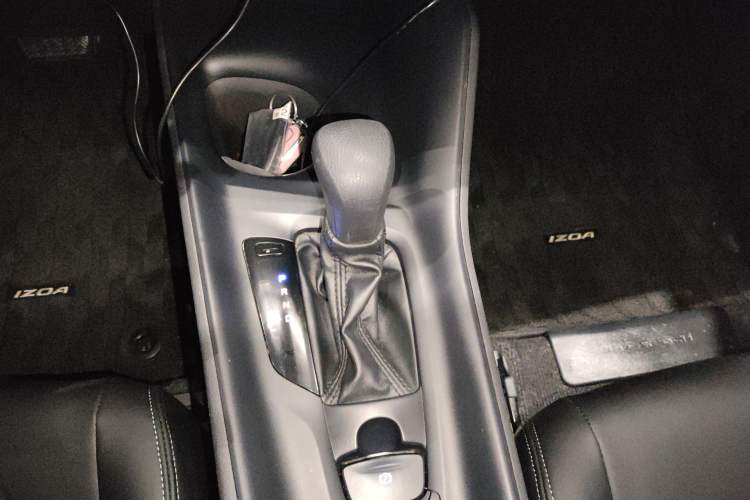 Used Toyota IZOA 2022 2.0L Yixing Version