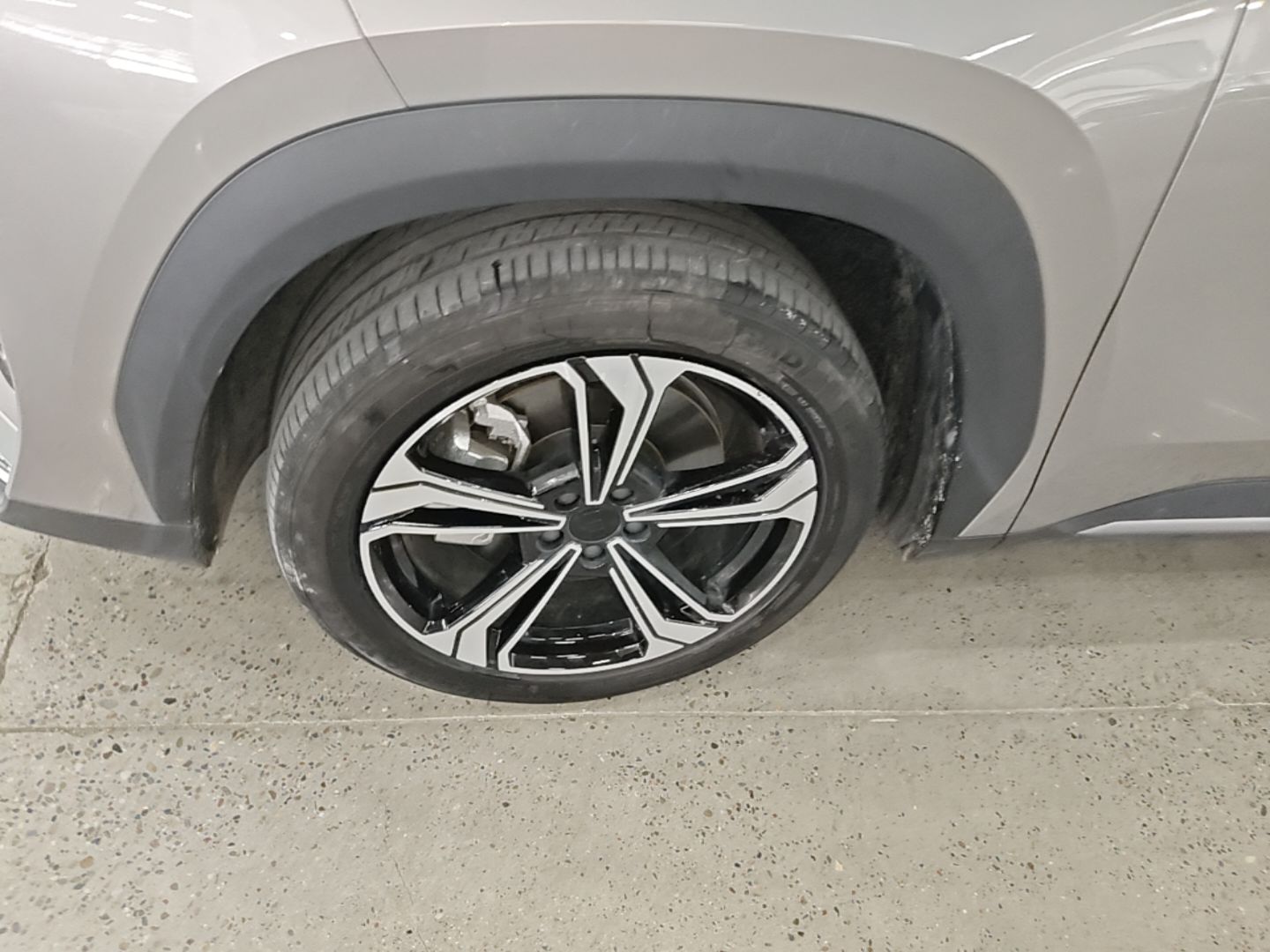 Geely Galaxy L7 2025 EM-i 115km Exploration Edition — снимка 10