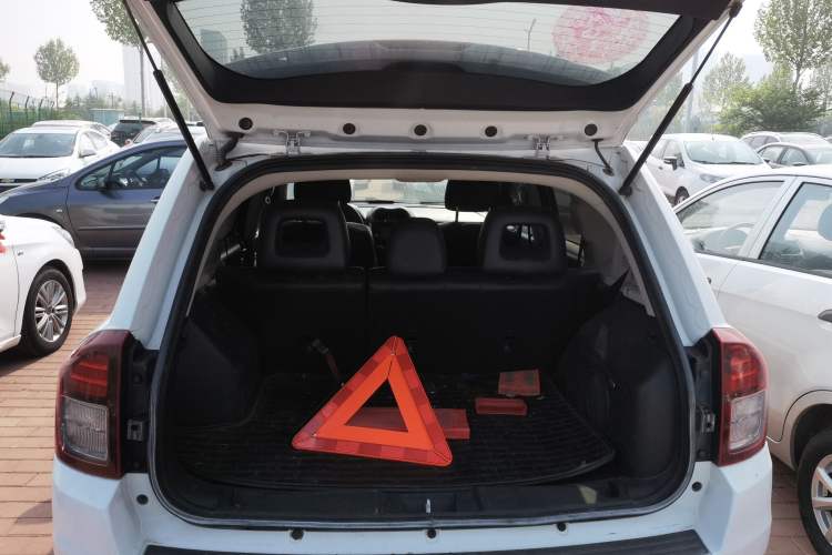 Used Jeep Compass 2014 2.4L four-wheel drive luxury version