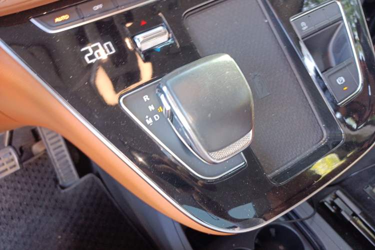 Used Hongqi HQ9 2023 2.0T Smart Connect Flagship Edition
