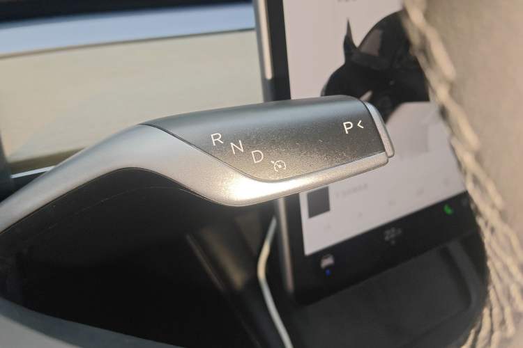 Used Tesla Model Y 2022 Long-Range All-Wheel-Drive Version Gear Lever