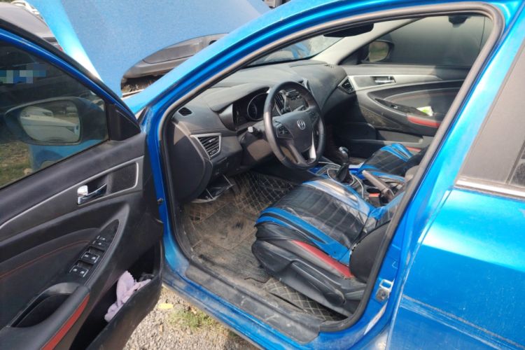 Used CHANGAN Eado 2016 1.6L Manual Junku Model Driver Seat