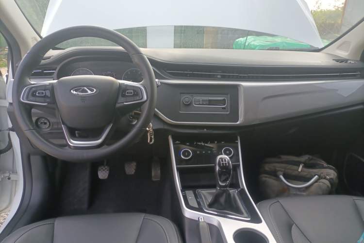 Used Chery Arrizo 5 2019 1.5L Manual New Youth Edition China VI Standard Center Console