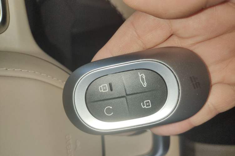 Used JETOUR Shanhai L7 Plus 2025 Model 220km Flagship 7-seater
