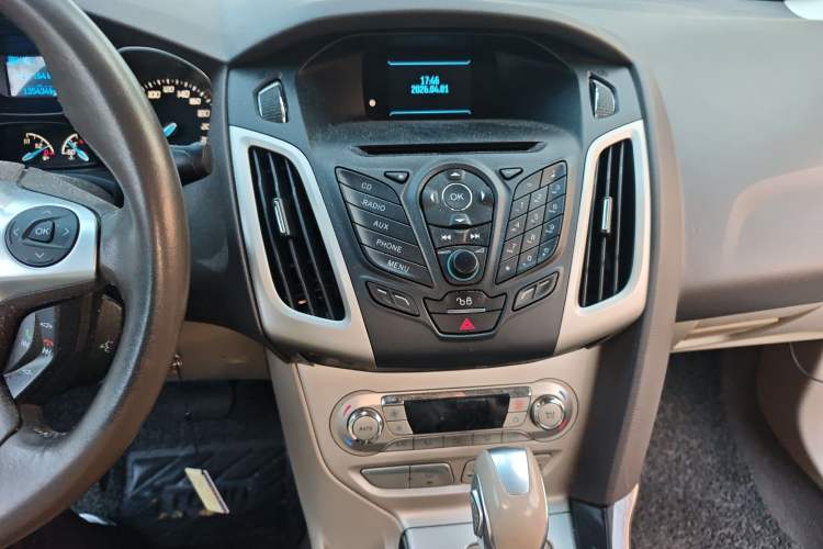 Used Ford Focus 2012 Sedan 1.6L Automatic Fashion Edition
