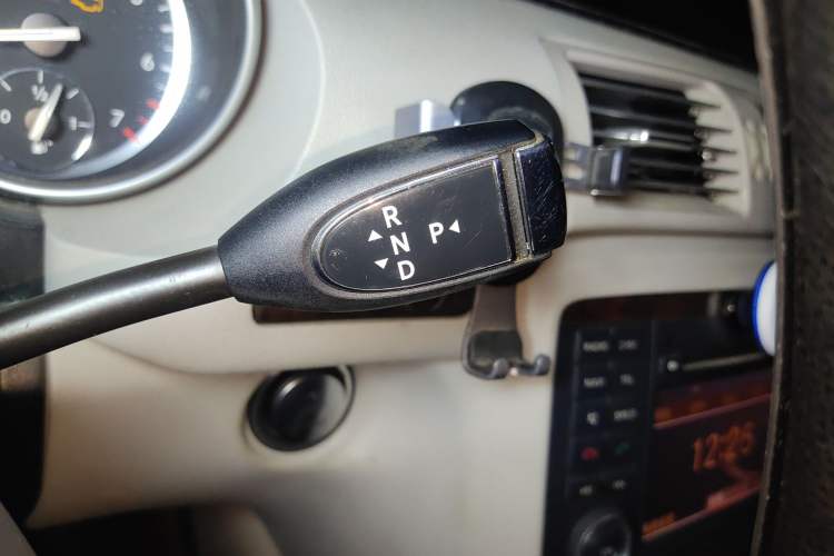 Used Mercedes-Benz R-Class 2010 R 350 L 4MATIC Gear Lever