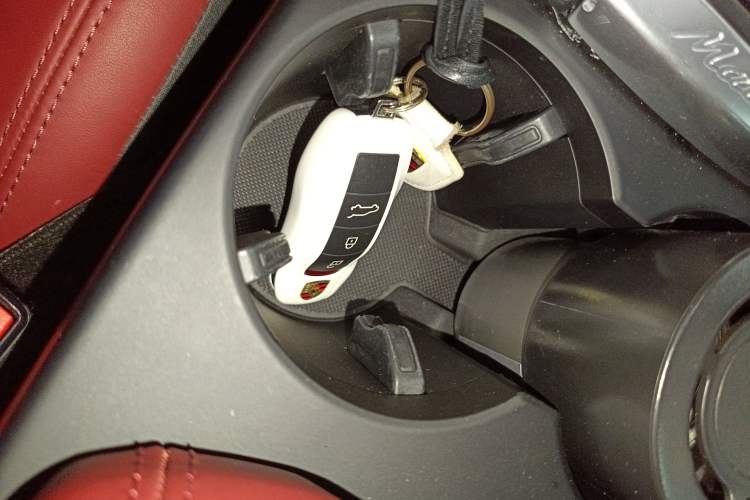 Used Porsche Macan 2023 Macan 2.0T Vehicle Key