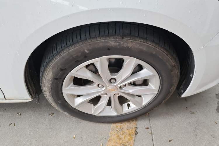 Used Chevrolet Malibu XL 2021 535T Automatic Sport Edition Right Front Wheel Hub