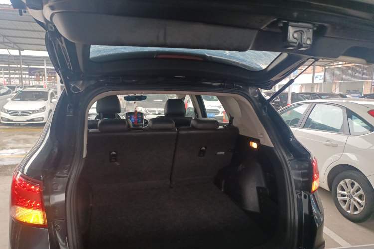 Used Dongfeng Aeolus AX7 2016 2.0L Automatic Zhiyi Trim
