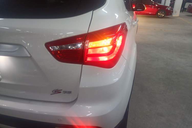 Used CHANGAN CS35 2017 1.6L Manual Luxury Model Exterior 3