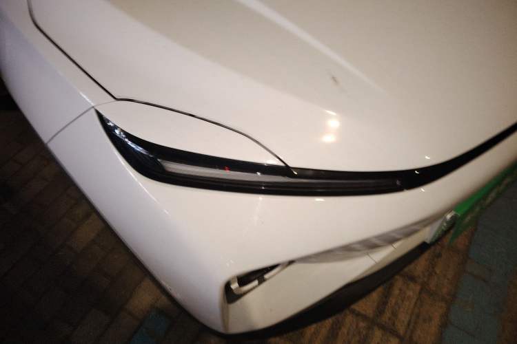 Used Geometry E Firefly 2024 301km Flowing Light
