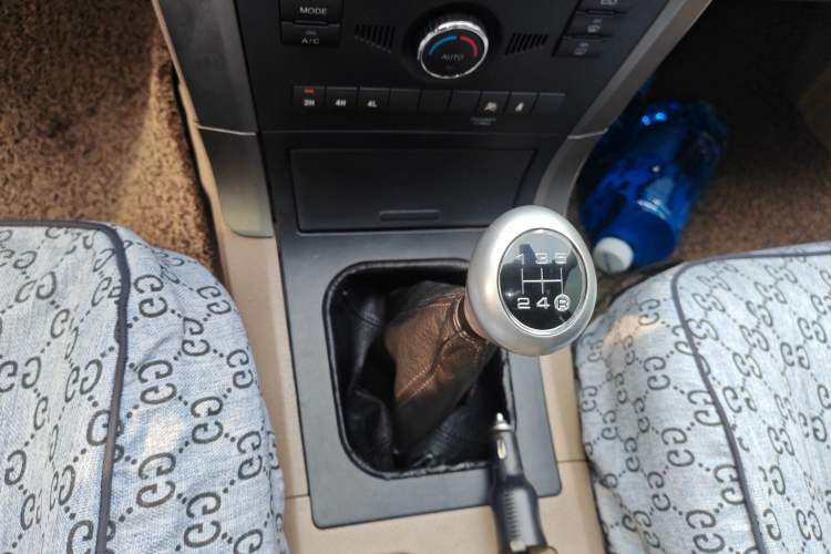 Used Haval H3 2010 Leading Edition 2.5 TCI Four-Wheel-Drive Ultra-Luxury Model Gear Lever