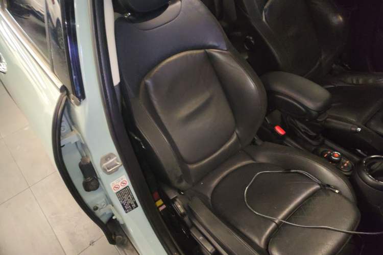 Used MINI MINI 2017 1.5T COOPER Ice Blue Limited Edition Five-Door Version
