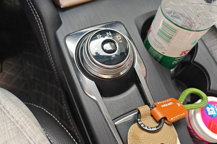 Used Ford Focus 2021 Hatchback EcoBoost 180 Automatic Titanium Edition Gear Lever