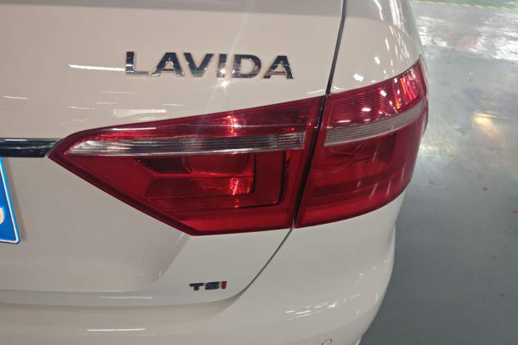 Used Volkswagen Lavida 2013 Revised Version 1.4 TSI DSG Comfort Edition