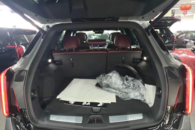 Used Cadillac XT5 2025 2.0T Platinum Edition