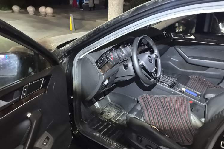 Used Volkswagen Magotan 2019 330TSI DSG Luxury Version China VI Standard Driver Seat